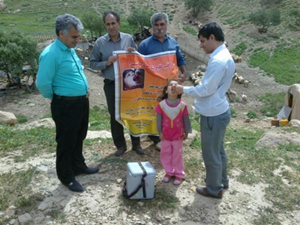 اجرای طرح ایمن سازی تکمیلی فلج اطفال در شهرستان