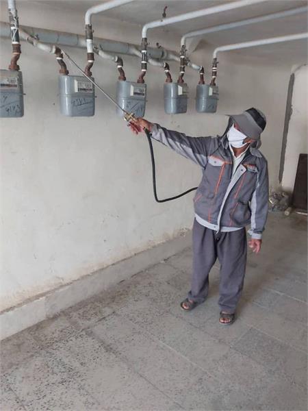 سمپاشی علیه پشه خاکی ناقل حومه شهر(  محله های از کوچه پارسایی تا مسکن مهر کارمندی و پمپ گاز