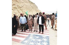 راهپیمایی پرسنل شبکه بهداشت و درمان سرپل ذهاب