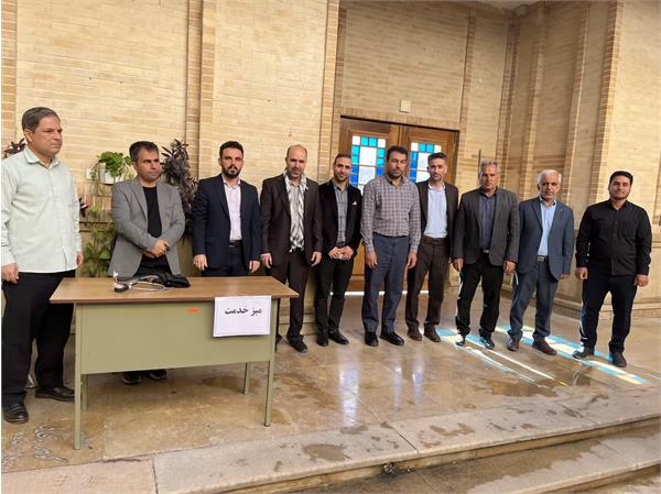 میز خدمت در حاشیه نماز جمعه شهرستان سرپل ذهاب