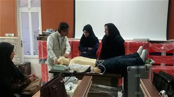 کارگاه آموزشی احیای قلبی ریوی CPR و  ECG