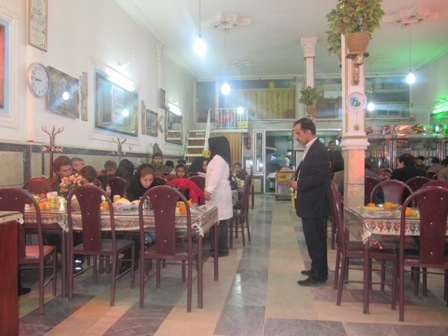 همنشینی صمیمی فعالان جامعه پزشکی در ضیافت شام به میزبانی شبکه بهداشت و درمان شهرستان سرپل ذهاب 3