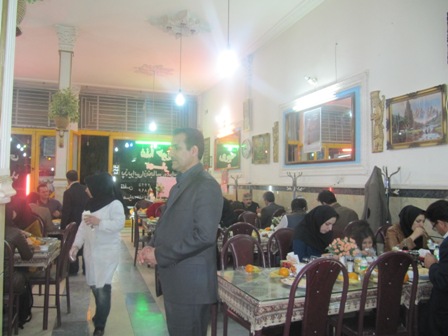 همنشینی صمیمی فعالان جامعه پزشکی در ضیافت شام به میزبانی شبکه بهداشت و درمان شهرستان سرپل ذهاب 5